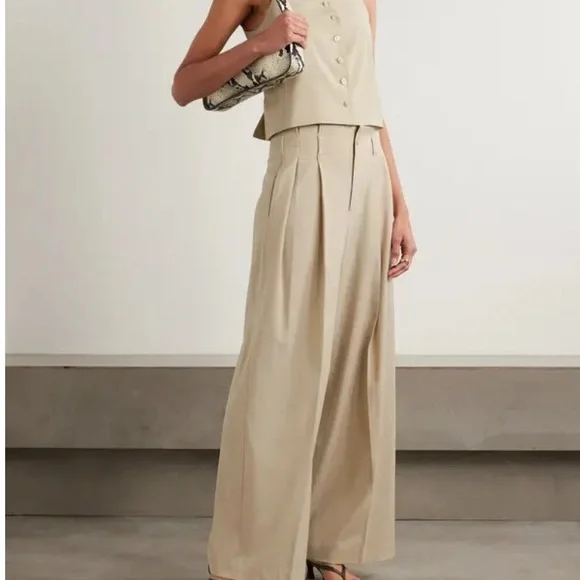 KALLMEYER EMERSON VEST IN CHINO
PAPERWEIGHT - Picture 2 of 2